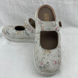 Drew Shoe Women’s Leather Juniper Clogs sz 7 NWOB